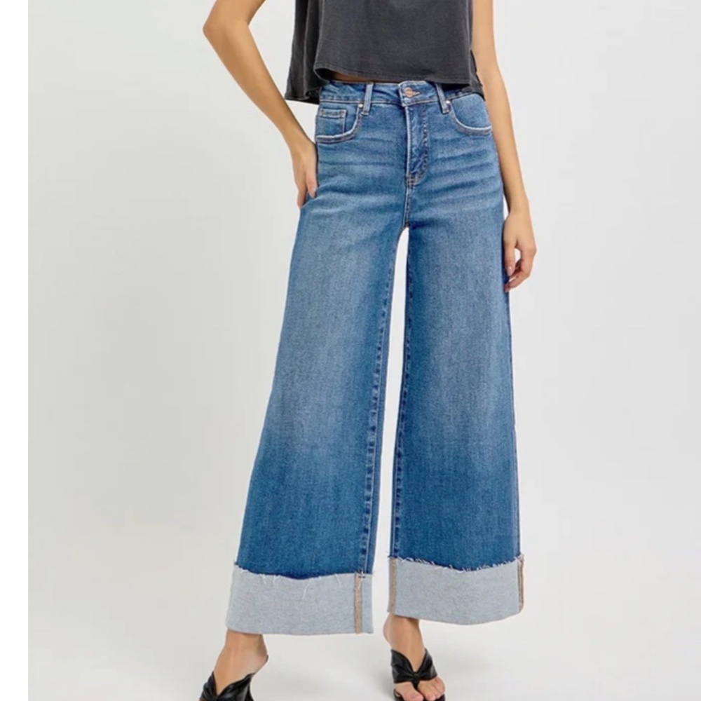 Risen Cuffed Jeans